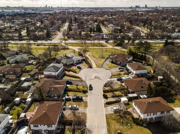 15 Dalton Pl, Brampton, ON L6T 1N6