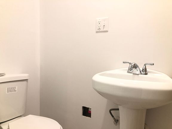 5th image of 74 Yale Ave #21E