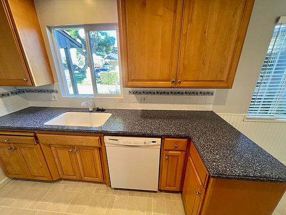 5th image of 1550 Larkspur Dr