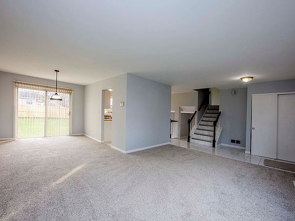 3rd image of 1031 Knollwood Ln