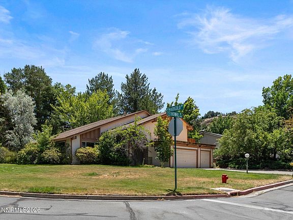 2nd image of 3395 Thornhill Dr