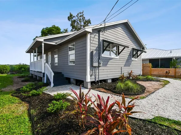 616 30th St E, Palmetto, FL 34221