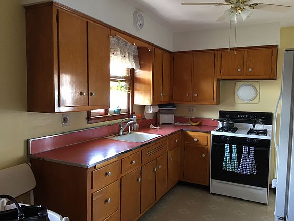 5th image of 16 Waterford Ct
