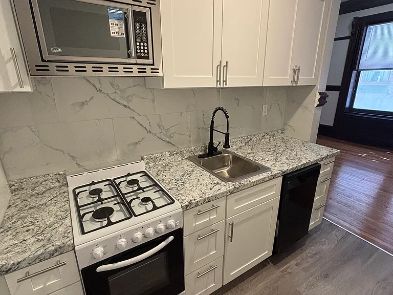 237 S 21st St #2 — Photo 2