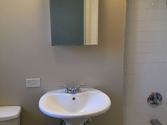 3rd image of 7147 S Jeffery Blvd #4147376