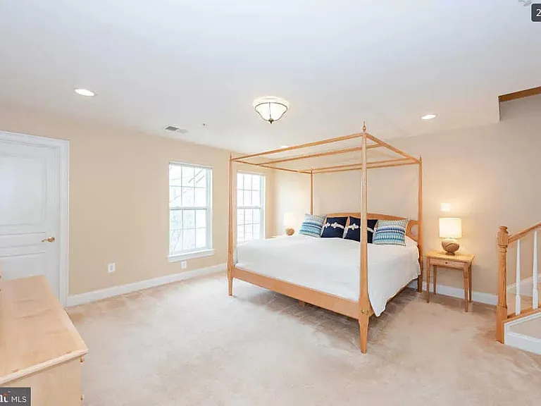 8042 Four Quarter Rd — Photo 20