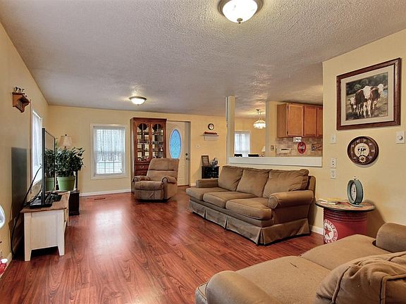 3rd image of 2408 Woodward St