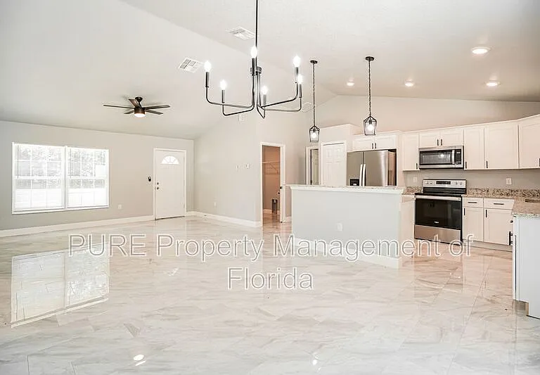 6419 NW 57th Ave — Photo 3