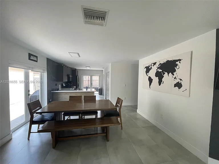 5733 NW 100th Ct — Photo 12