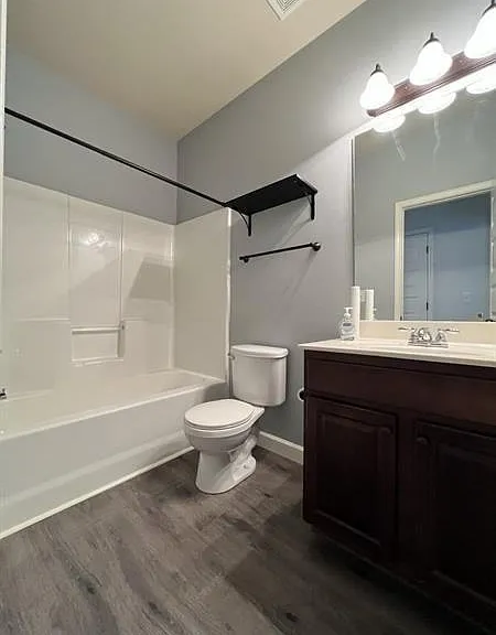 921 Prather Ct — Photo 16