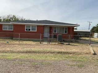 808 W Wisconsin St, Fritch, TX 79036