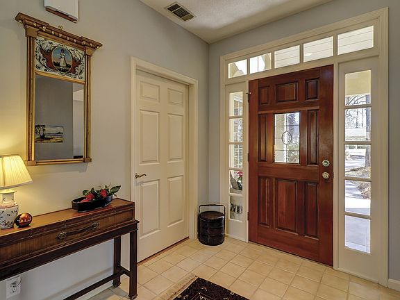 4th image of 6 Prestwick Ct
