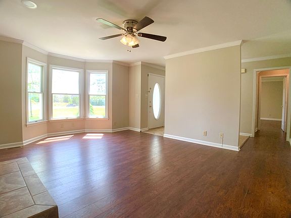 3rd image of 3300 Tara Blvd