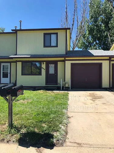 806 Sir Galahad Dr Photo 1