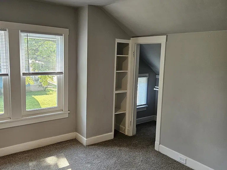 402 S Adams St — Photo 22