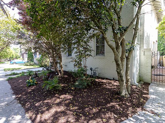 2nd image of 929 Gates Ave