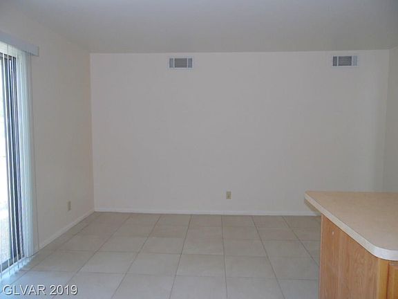 5th image of 1551 Lucky St