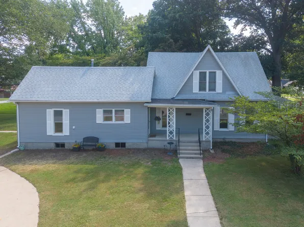 605 S Sycamore St, Centralia, IL 62801