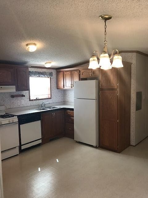 1st image of 609 Cashew St