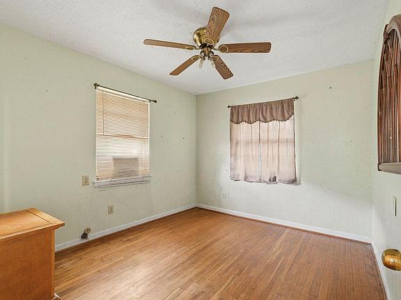 2nd image of 9802 Springbrook Dr