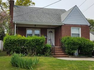 15 Alice Ct, East Rockaway, NY 11518