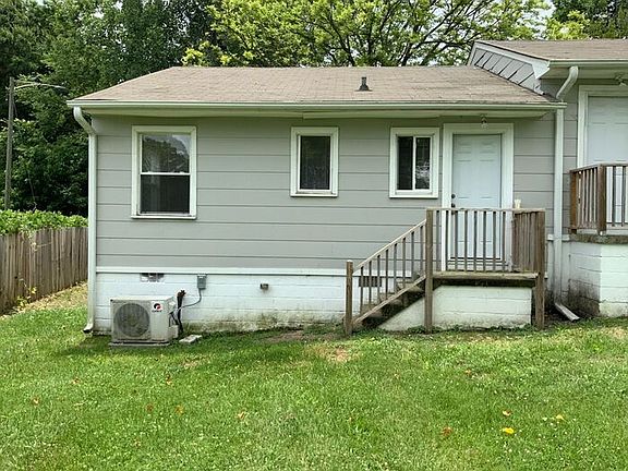 3rd image of 102 E Bradley Ave