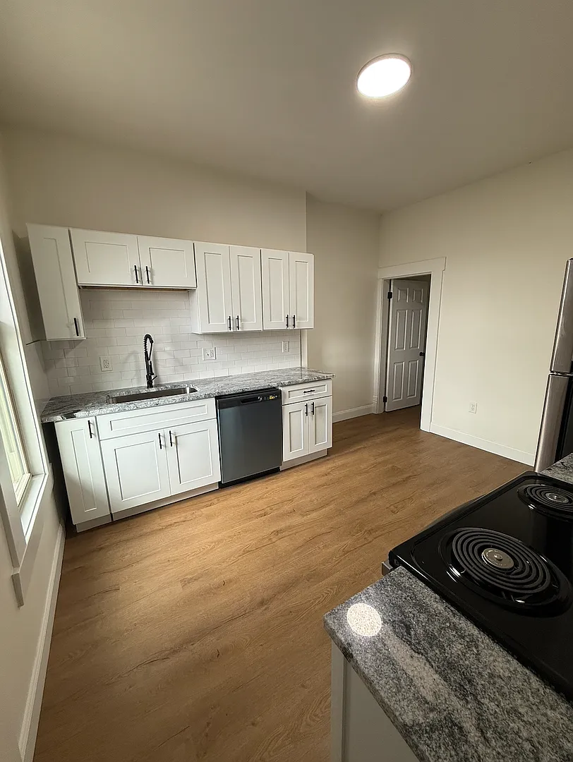Newly Renovated 3-bedroom, 2.5 bath Townhome in Merion Village with Single-Car Garage — Photo 2