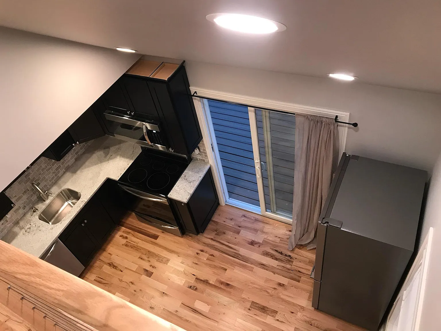2 bed, 1200 sqft, $3,100 — Photo 4