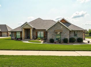 8608 Halbrook Manor Ln, Oklahoma City, OK 73169