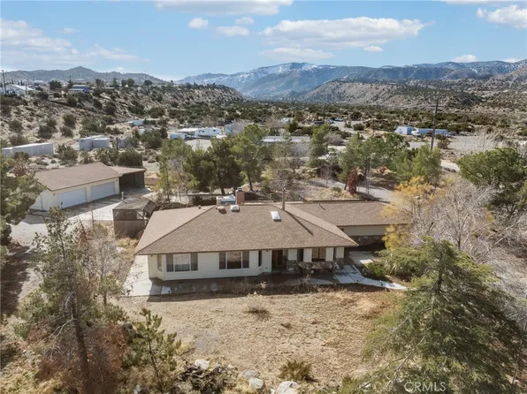 8989 Scrub Oak Dr, Pinon Hills, CA 92372