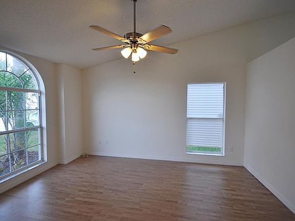 5th image of 1420 Abberton Dr