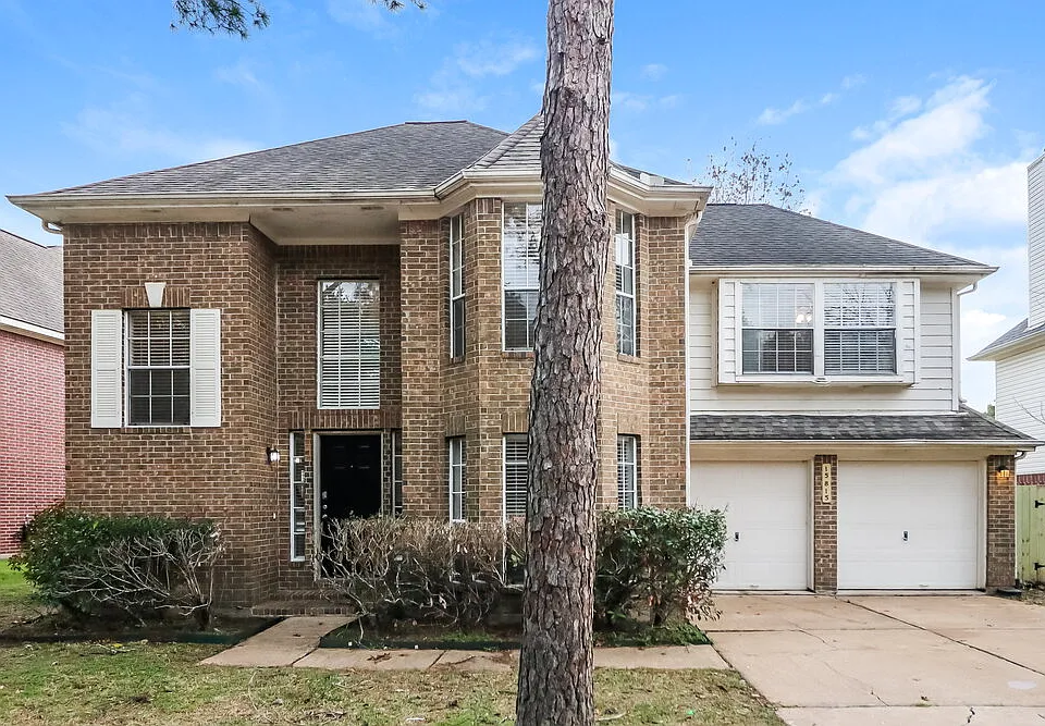 15815 Spruce River Ct