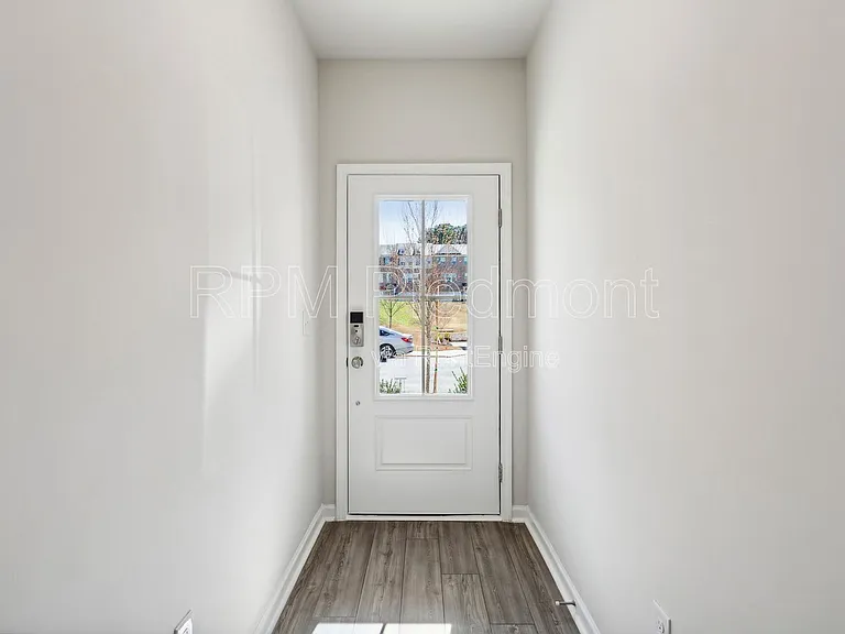 1604 Halbrook Pl SW — Photo 3