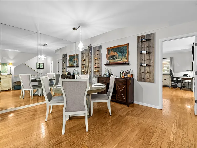 2392 Hanover Dr — Photo 12