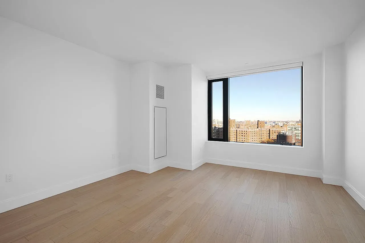 10 City Point — Photo 1