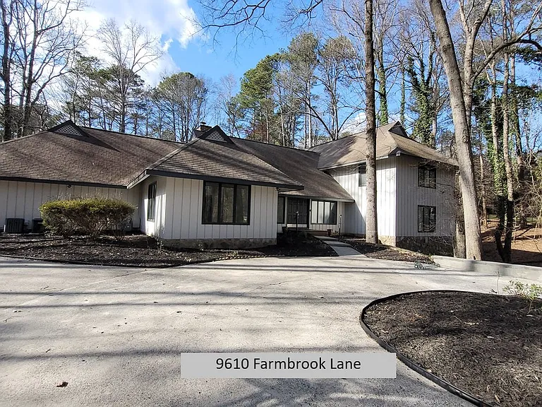 9610 Farmbrook Ln — Photo 2