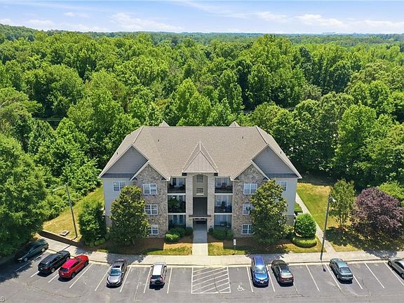 2nd image of 3610 Spanish Peak Dr APT 1B