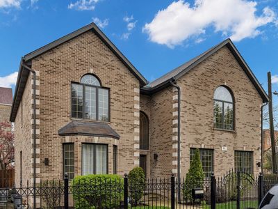 911 W 33rd St, Chicago, IL, 60608