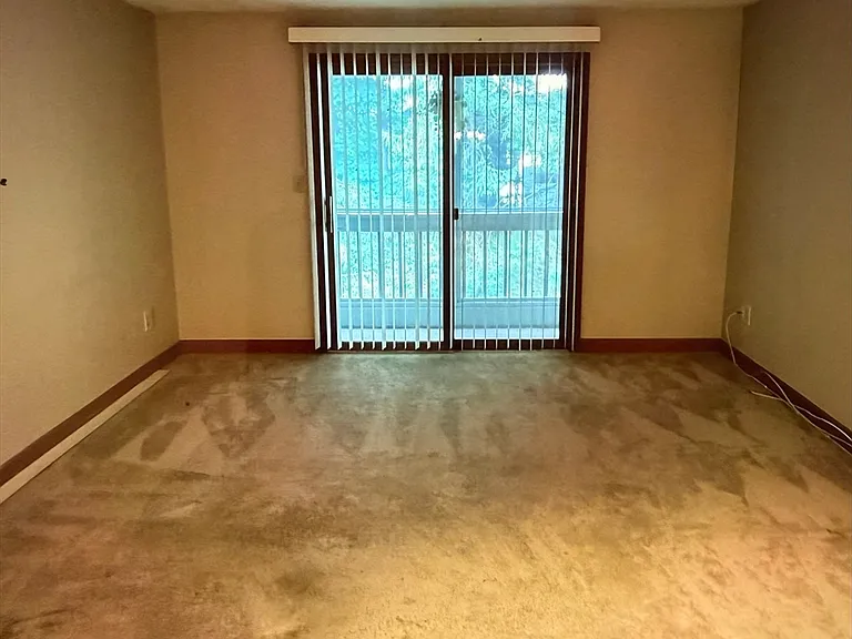 634 Main St #8 — Photo 3
