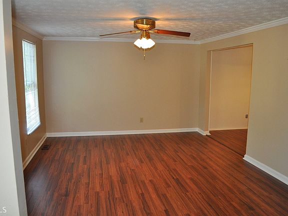2nd image of 1450 Taylor Oaks Dr