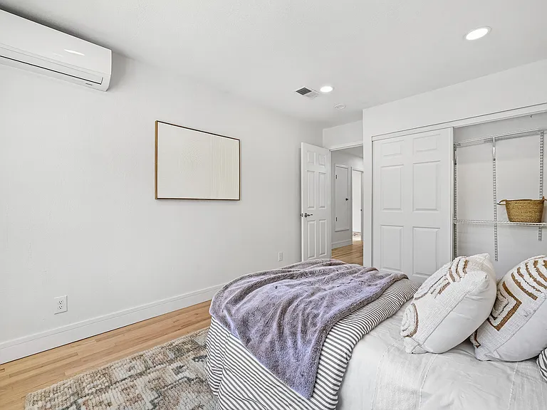 1223 Rose Ave — Photo 10