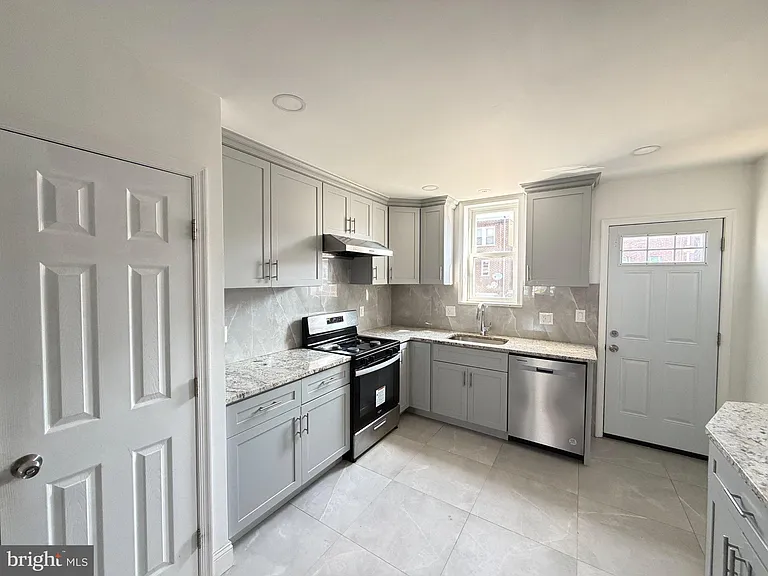 3113 Glenview St — Photo 5