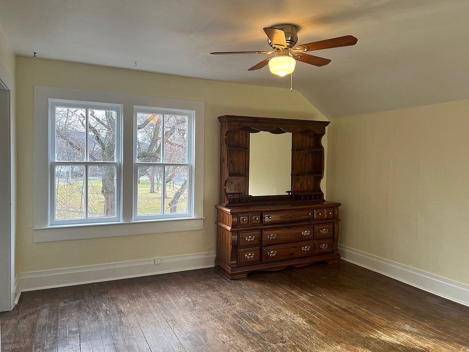 1st image of 436 S 6th St W #1/2