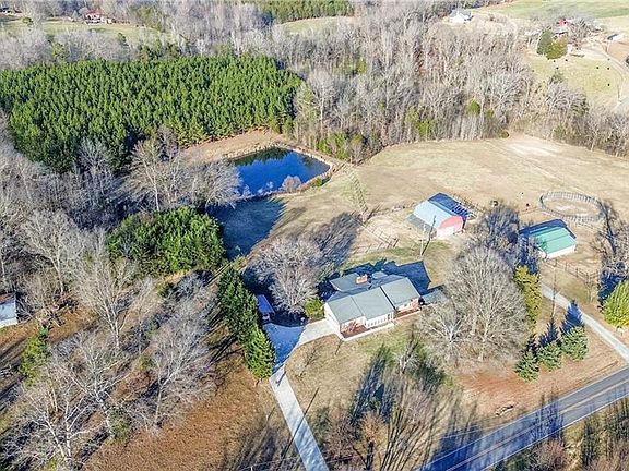 5th image of 646 Longview Rd