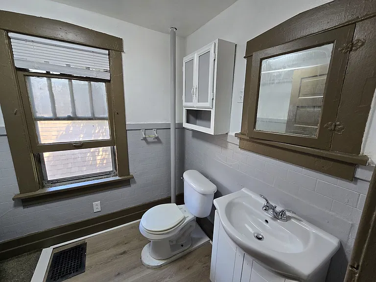 506 Fowler St — Photo 21