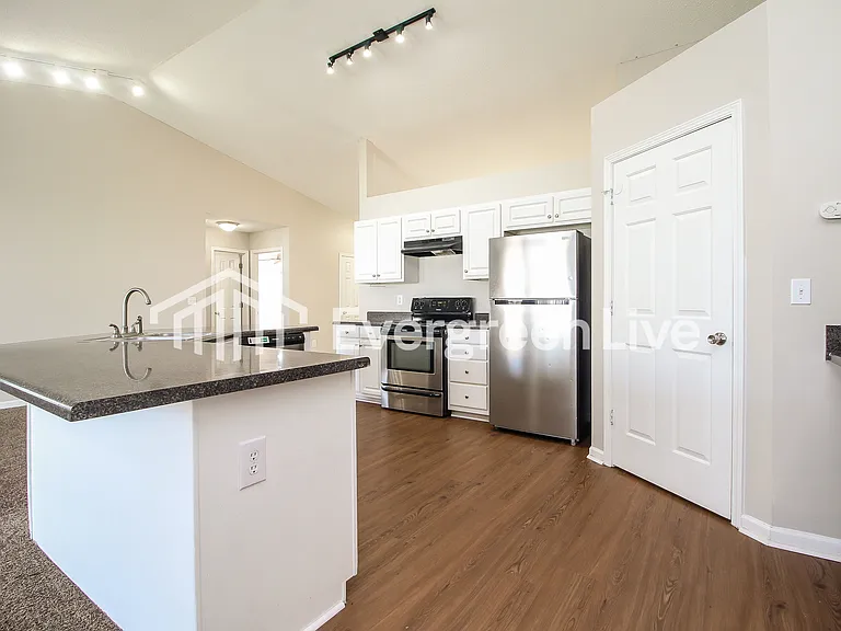 481 Candleglow Dr — Photo 4