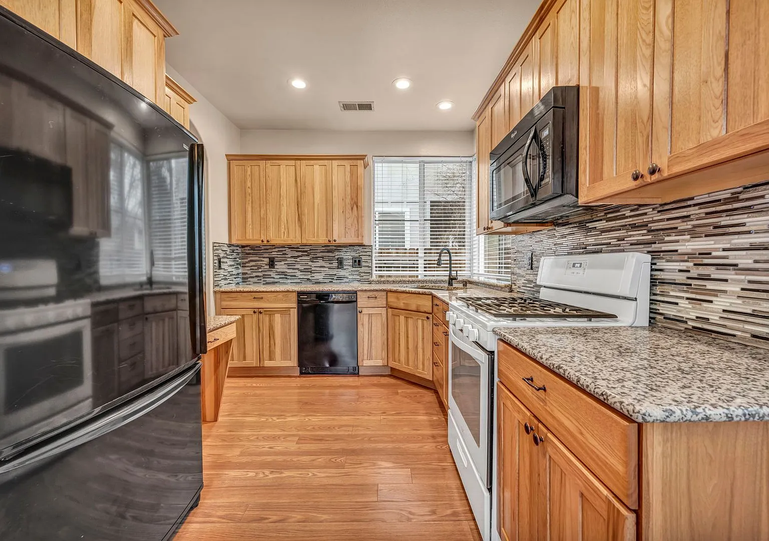 Gated Heron's Landing Gem Modern Updates, Private Yard & 2-Car Garage! — Photo 4