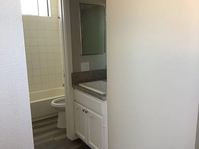 4576 Florence Ave — Photo 22