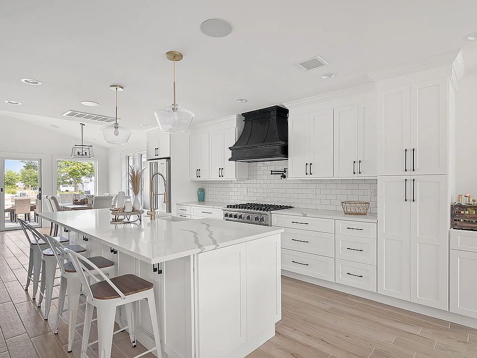 1st image of 175 Bedford Ave