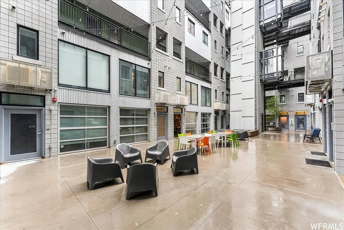 360 West Broadway, Unit 206 — Photo 4